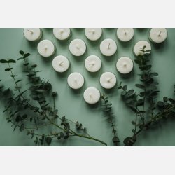 Kmpe kasse med 160 stk. sm fyrfadslys