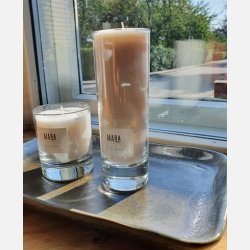 Shop the look: Bloomingville Aura serveringsfad. Bl, stentj og soyalys